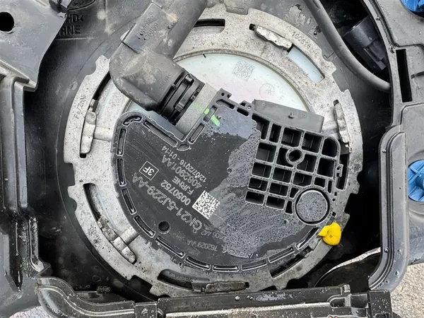 Réservoir de pompe AD Blue GK215J228AD Ford Transit MK8 16-19R image 7