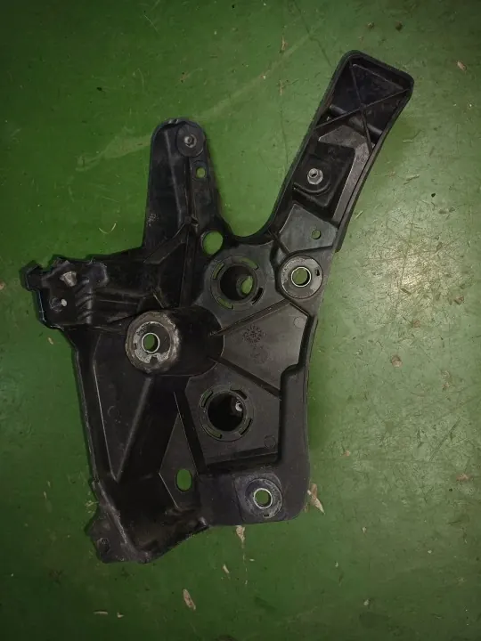 Protector de soporte Volvo OEM 32288933 - Usado image 3