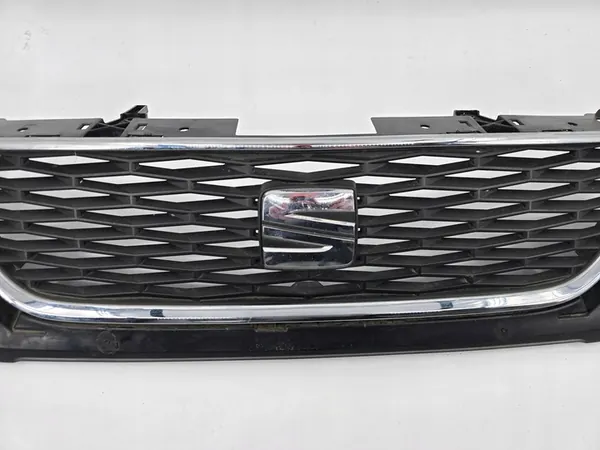 SEAT OE 5F0853654F radiator grille image 3
