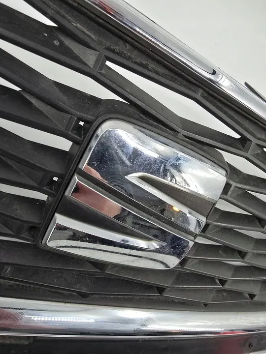 SEAT OE 5F0853654F radiator grille image 9