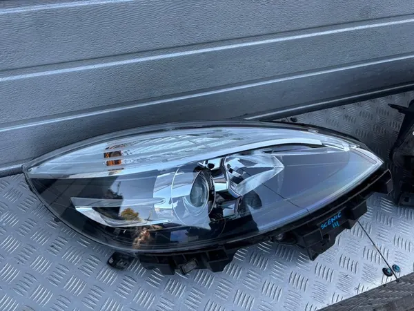 RENAULT SCENIC III ETULAMPPU VASEN OIKEA EU. 260601946R 260108453R image 2