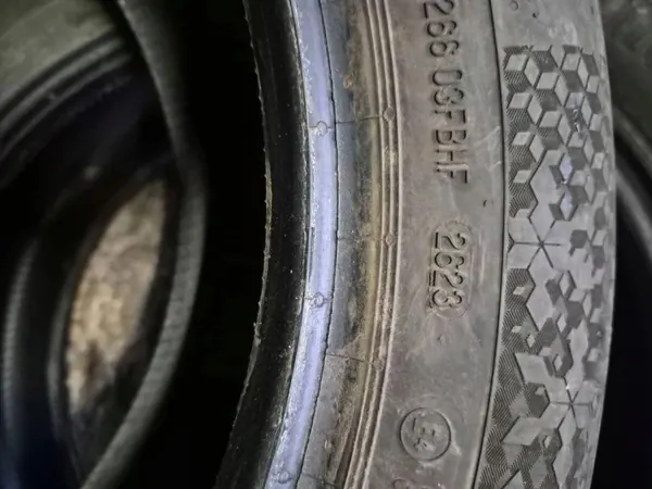Grelha traseira de porta-malas OEM 22555R17 para Hyundai Sonata VII image 4