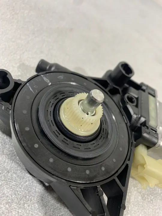 Jeep Compass Heckscheibenmotor OEM FBZ18568 image 6