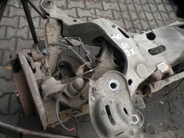 Volvo XC70 01-06 Hinterachsschwinge OEM 9200153 image 7