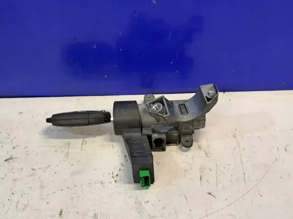 Lukituslukko OEM 30762482 Volvo V70 II:lle image 2