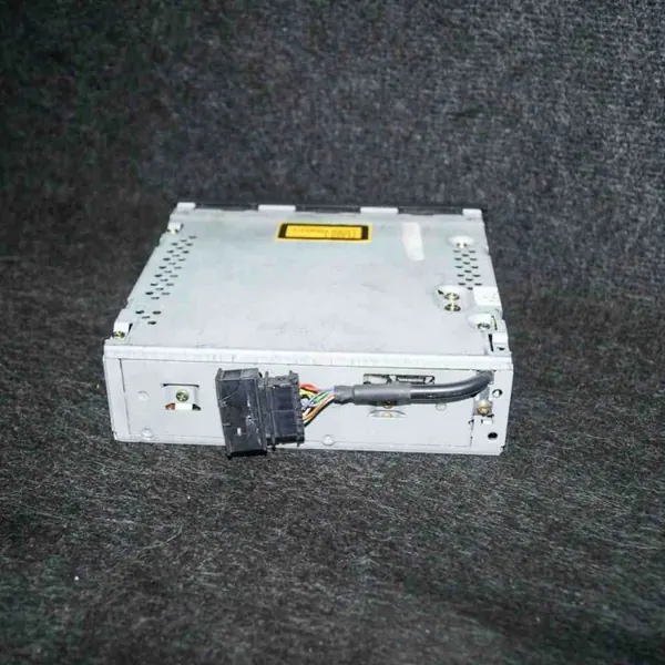 Changer CD d'occasion OEM 1Z0035111 Skoda Octavia image 3