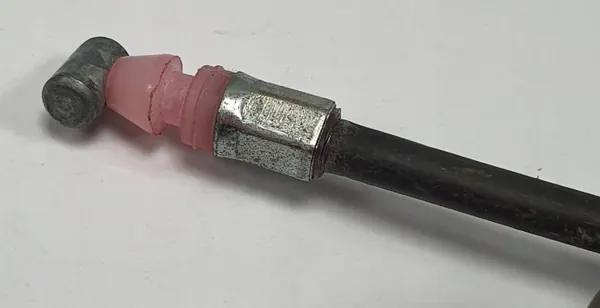 Mitsubishi OE bränsleluckslänk OEM 0 - Begagnad image 3
