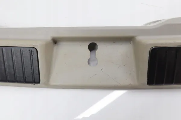 Mercedes W251 Kofferbakstrip afdekking OEM 2516903925 image 5