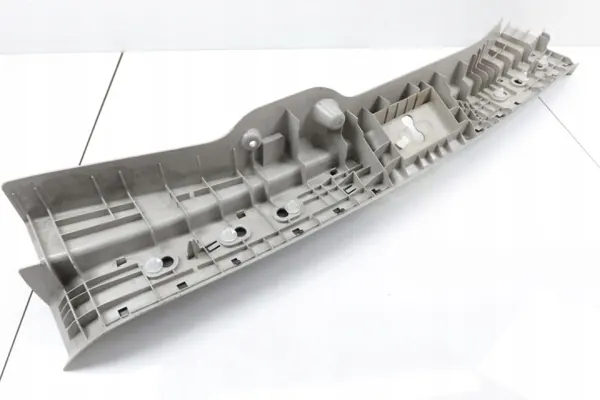 Mercedes W251 Kofferbakstrip afdekking OEM 2516903925 image 9