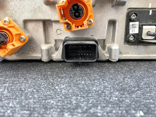 Inversor Polestar 2 OEM 32335134 - Usado image 10