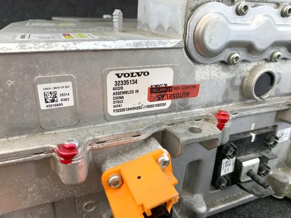 Inversor Polestar 2 OEM 32335134 - Usado image 8