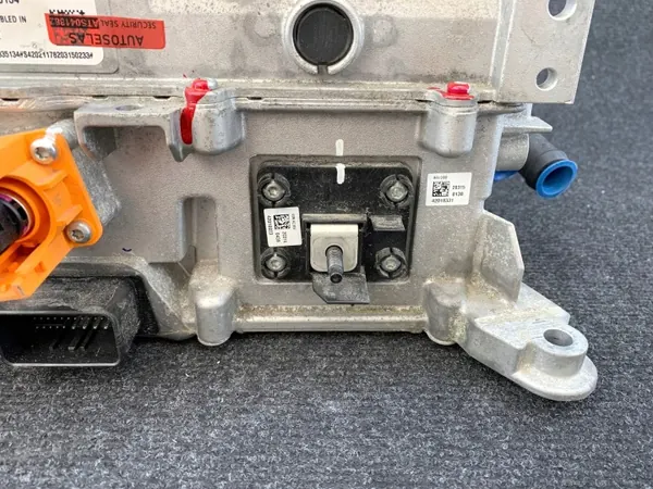 Inversor Polestar 2 OEM 32335134 - Usado image 9
