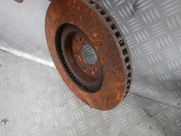 Jeu de disque et plaquettes avant Toyota Prius III OEM TOYOTAPRIUSTARCZ image 3