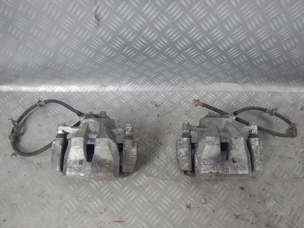 Jeu de disque et plaquettes avant Toyota Prius III OEM TOYOTAPRIUSTARCZ image 6