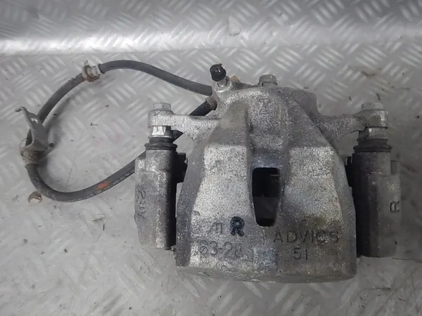 Jeu de disque et plaquettes avant Toyota Prius III OEM TOYOTAPRIUSTARCZ image 7