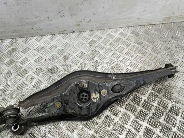 Volkswagen Golf VIII 2022 Braccio di Controllo Superiore Posteriore Sinistro image 3