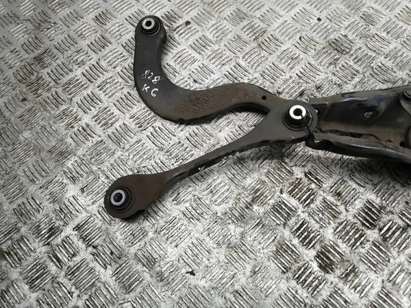 Volkswagen Golf VIII 2022 Braccio di Controllo Superiore Posteriore Sinistro image 8