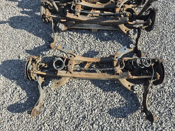 Poutre suspension arrière Mazda CX-5 d'occasion OEM image 7