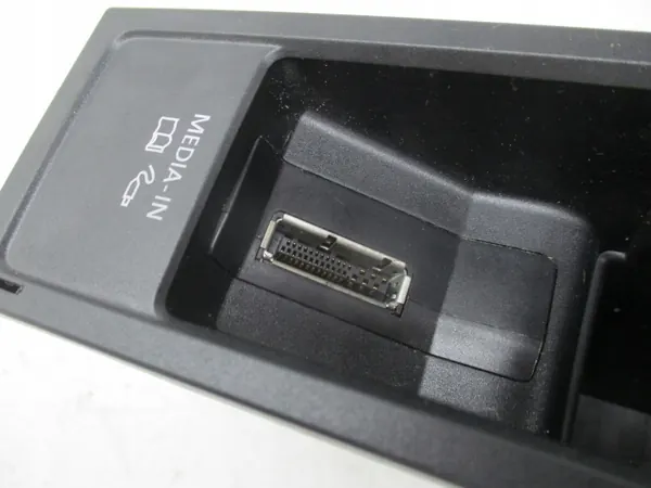 Interface Media Box VW Passat B7 OEM 5N0035342G/5N0035344F image 4