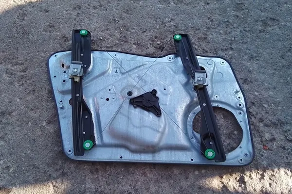 Elevador de vidro porta dianteira direita VW TIGUAN 5N0837462 image 4