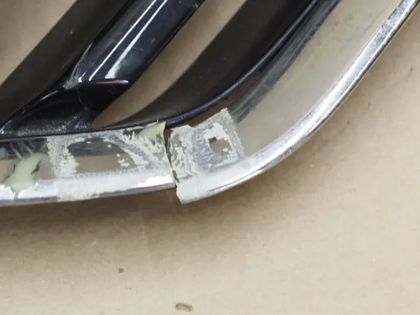 Renault Arkana Frontstoßstangengitter OEM 623103515R image 3
