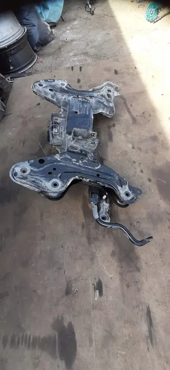 Berceau moteur Peugeot 208 I 9674746280 image 8