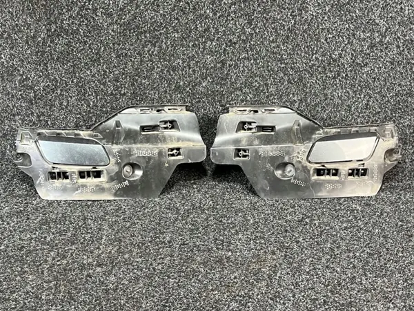 Audi A6 C8 Vasen Etu-Pesuläppä OEM 4K0807787B image 2