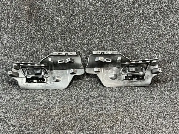 Audi A6 C8 Vasen Etu-Pesuläppä OEM 4K0807787B image 4
