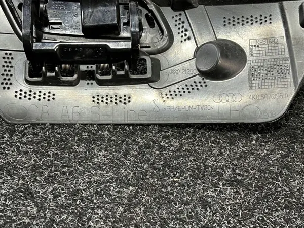 Audi A6 C8 Vasen Etu-Pesuläppä OEM 4K0807787B image 7