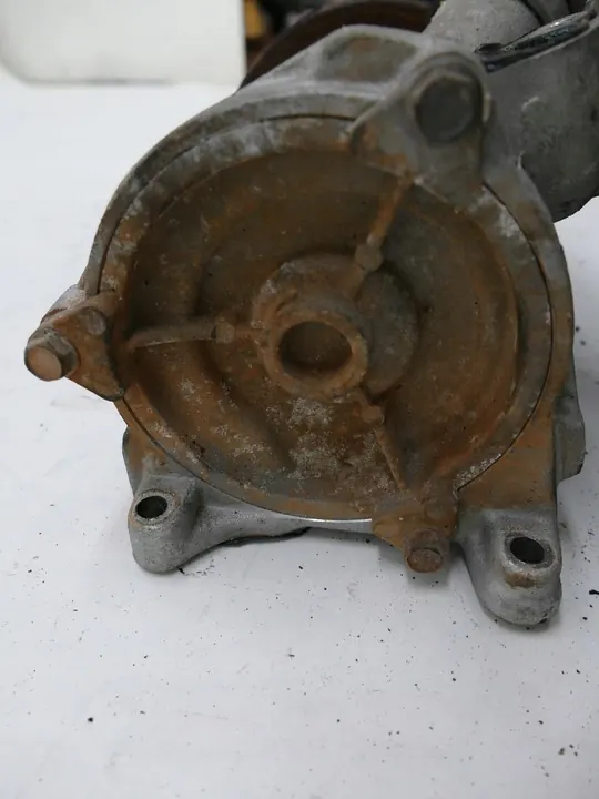 MERCEDES S W126 3.0 Vattenpump OEM 1032000117 image 5