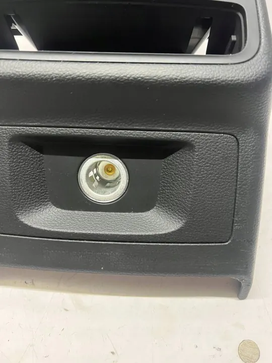 Élément console arrière Audi A4 B9 OEM 8W0864376 image 3