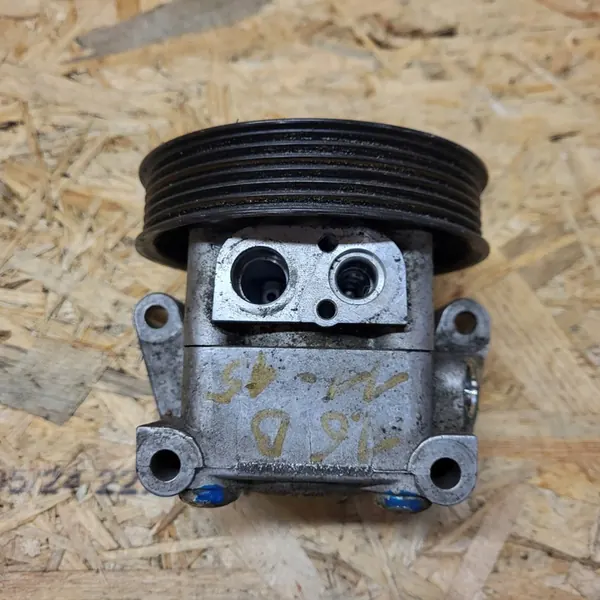 Ford OE BV61-3A696-AB Servostyrningspump image 2