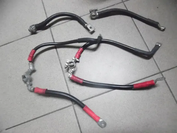 Audi A8 D3 batteri pluskabel OEM 4E0971225F image 2