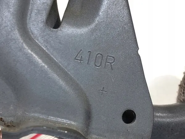 Right Hood Hinge Toyota Yaris IV Hatchback image 4