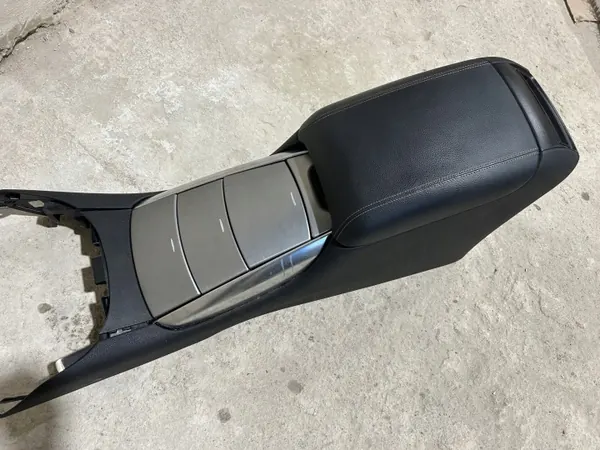 Reposabrazos central delantero Mercedes W251 OEM afklW251opi5 image 2