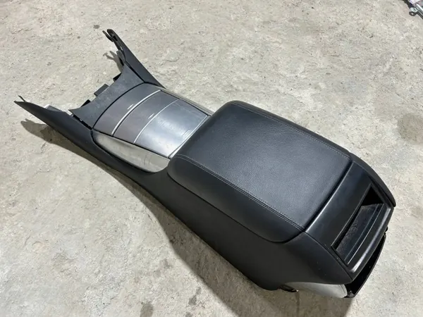Reposabrazos central delantero Mercedes W251 OEM afklW251opi5 image 4