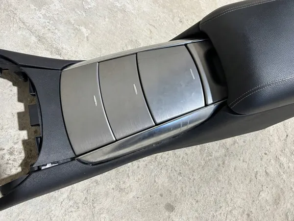 Reposabrazos central delantero Mercedes W251 OEM afklW251opi5 image 5