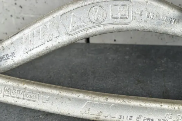 BMW F87 F80 M4 F82 F83 Mozzo Anteriore Destro image 3