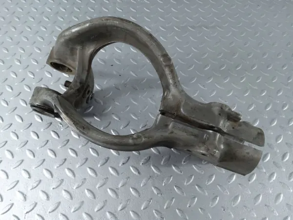 Cadillac XTS främre höger nedre stötdämparfäste OEM 23189141 image 3