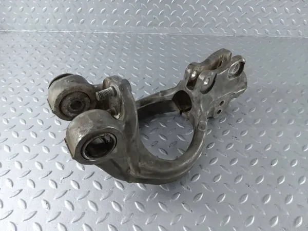 Cadillac XTS främre höger nedre stötdämparfäste OEM 23189141 image 4