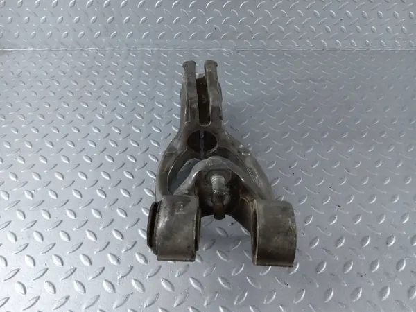 Cadillac XTS främre höger nedre stötdämparfäste OEM 23189141 image 5