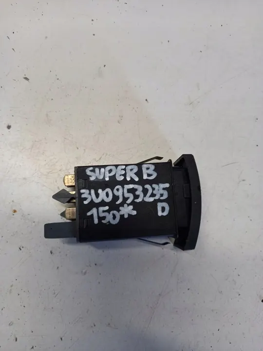 Skoda Panel 3U0953235D image 6