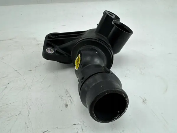 Volkswagen Golf VI 2010 Carcasa de termostato OEM 06F121111H image 2