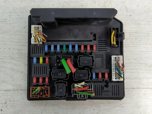 Zekeringkast Nissan Qashqai OEM 284B7-JD01B image 2