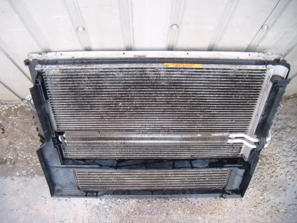 BMW 7 IV E65 3.0 05-08 Vattens kylare Intercooler image 3