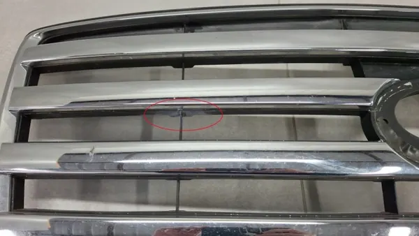 Grille chromée Infiniti QX56 II OEM 623107S600 image 5