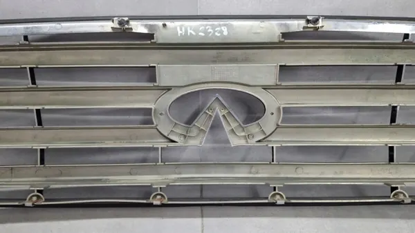 Grille chromée Infiniti QX56 II OEM 623107S600 image 9