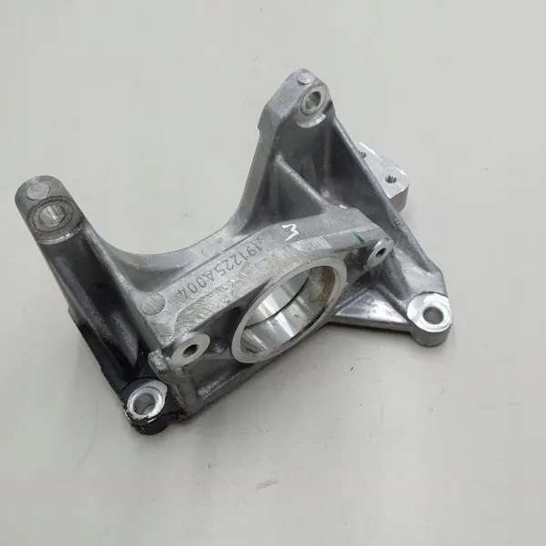 Nissan 191225A004 Antriebswellenlagerhalter image 2