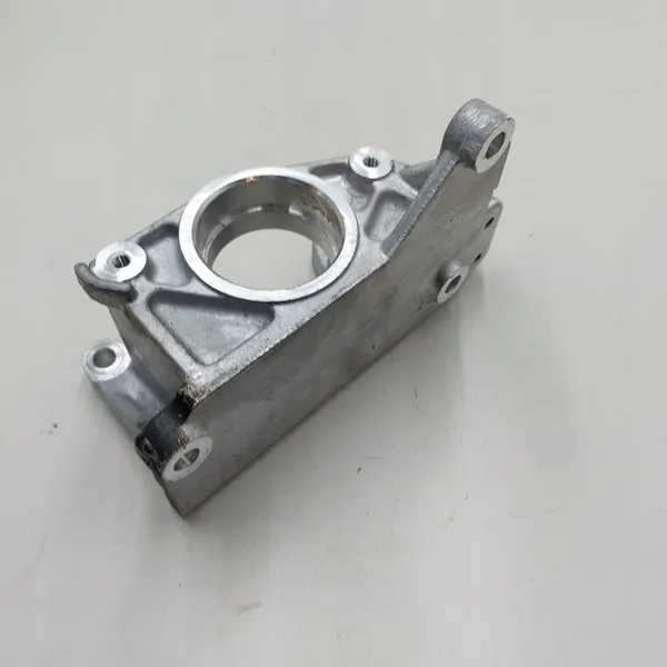 Nissan 191225A004 Antriebswellenlagerhalter image 3