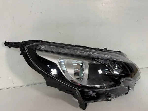 Rechter Voorlicht Peugeot 2008 I 1 Lift FL 2016- LED image 2